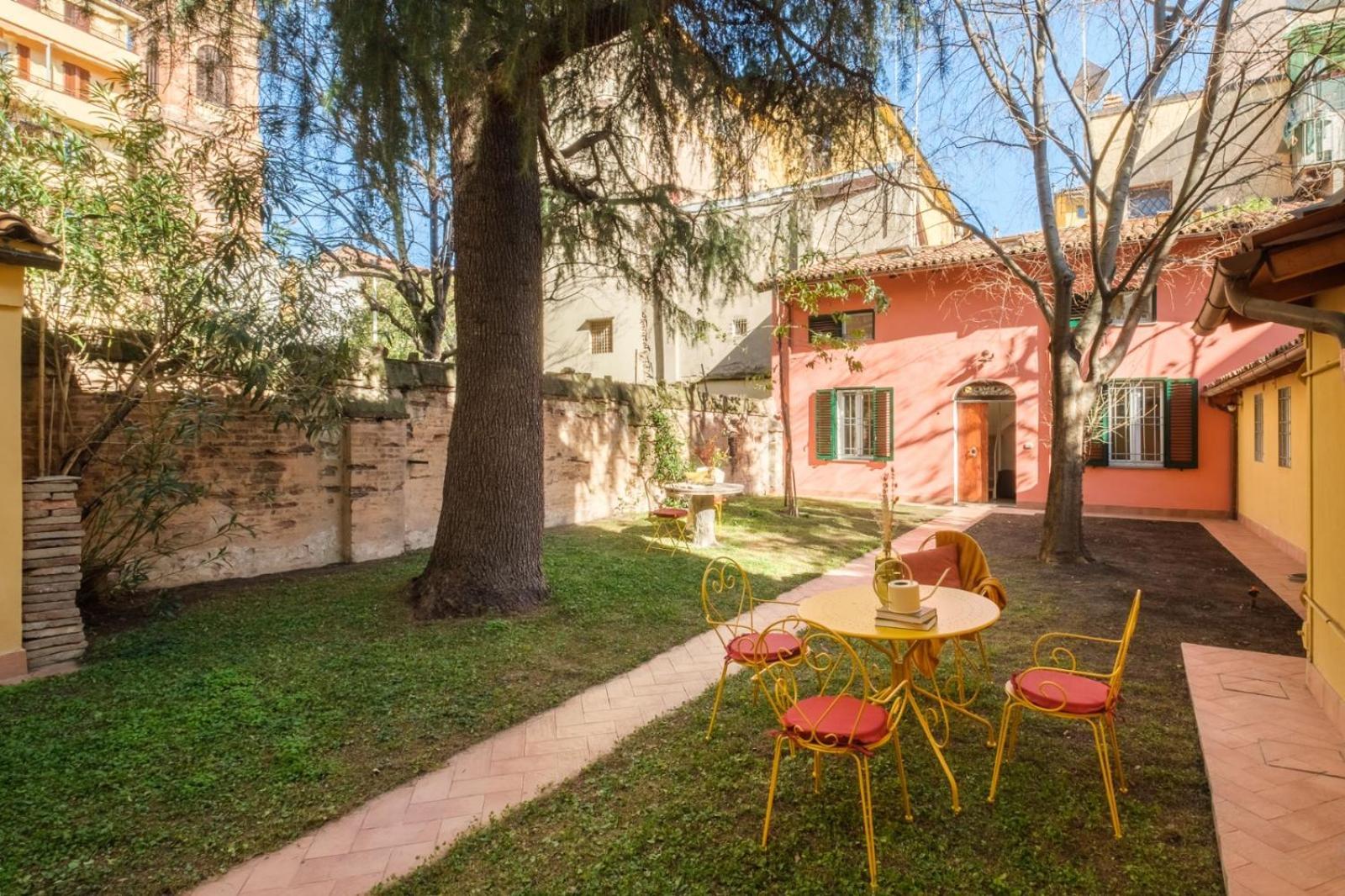Piazza Maggiore - Il Sentiero Apartment With Private Garden Bologna Eksteriør billede